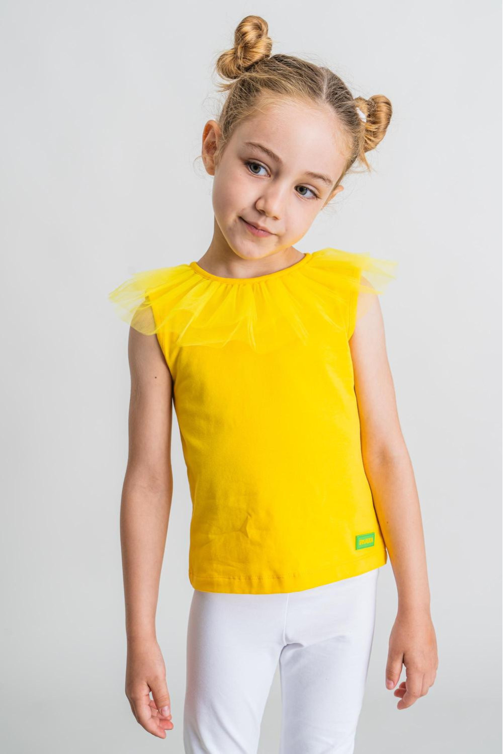 Camiseta de tirantes color amarillo con tul en el cuello - Señoritas